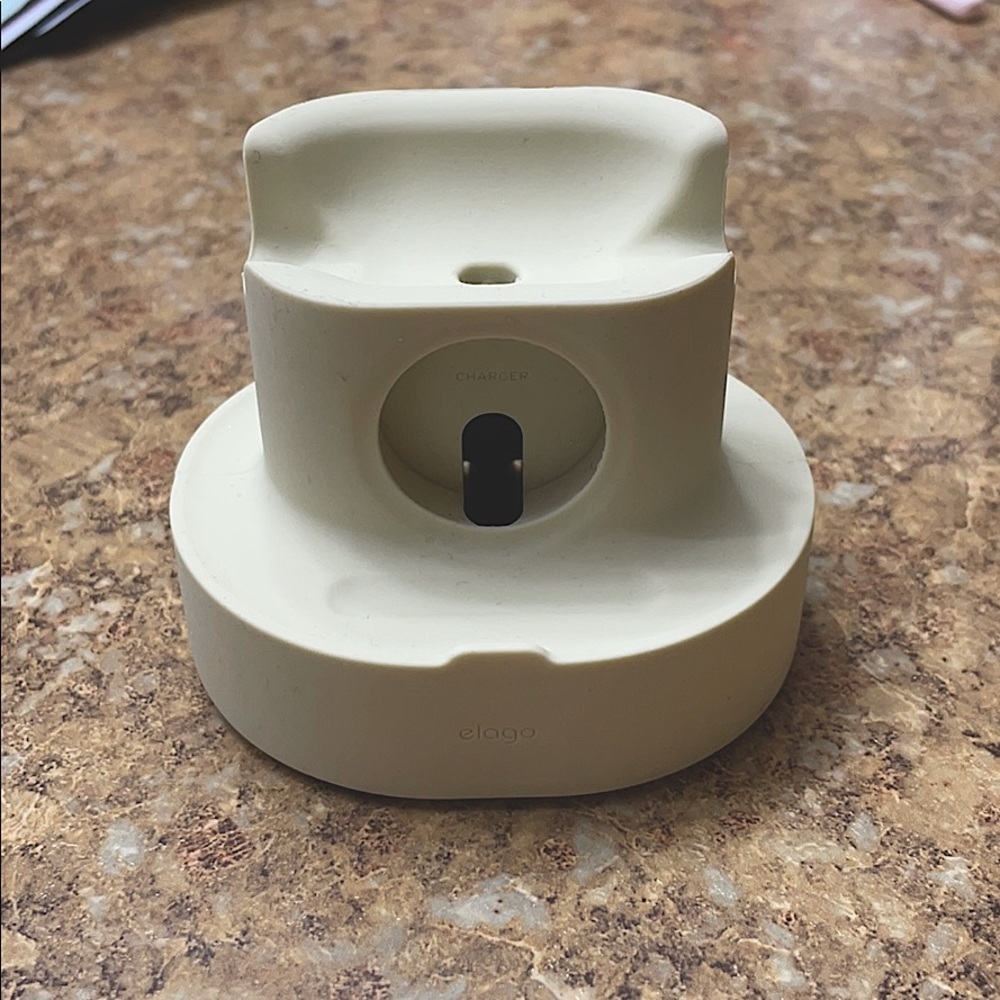 urban outfitters apple watch & airpod stand